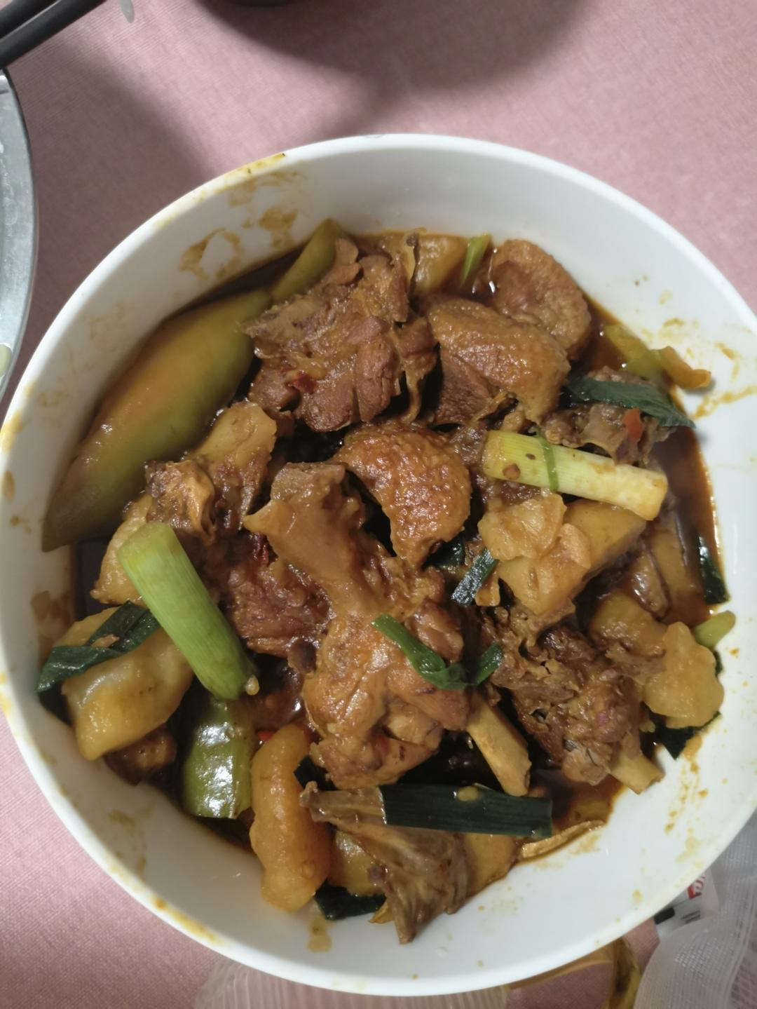 传统正宗的啤酒鸭配方和做法，鲜嫩香浓，只需炒千万不要焯水