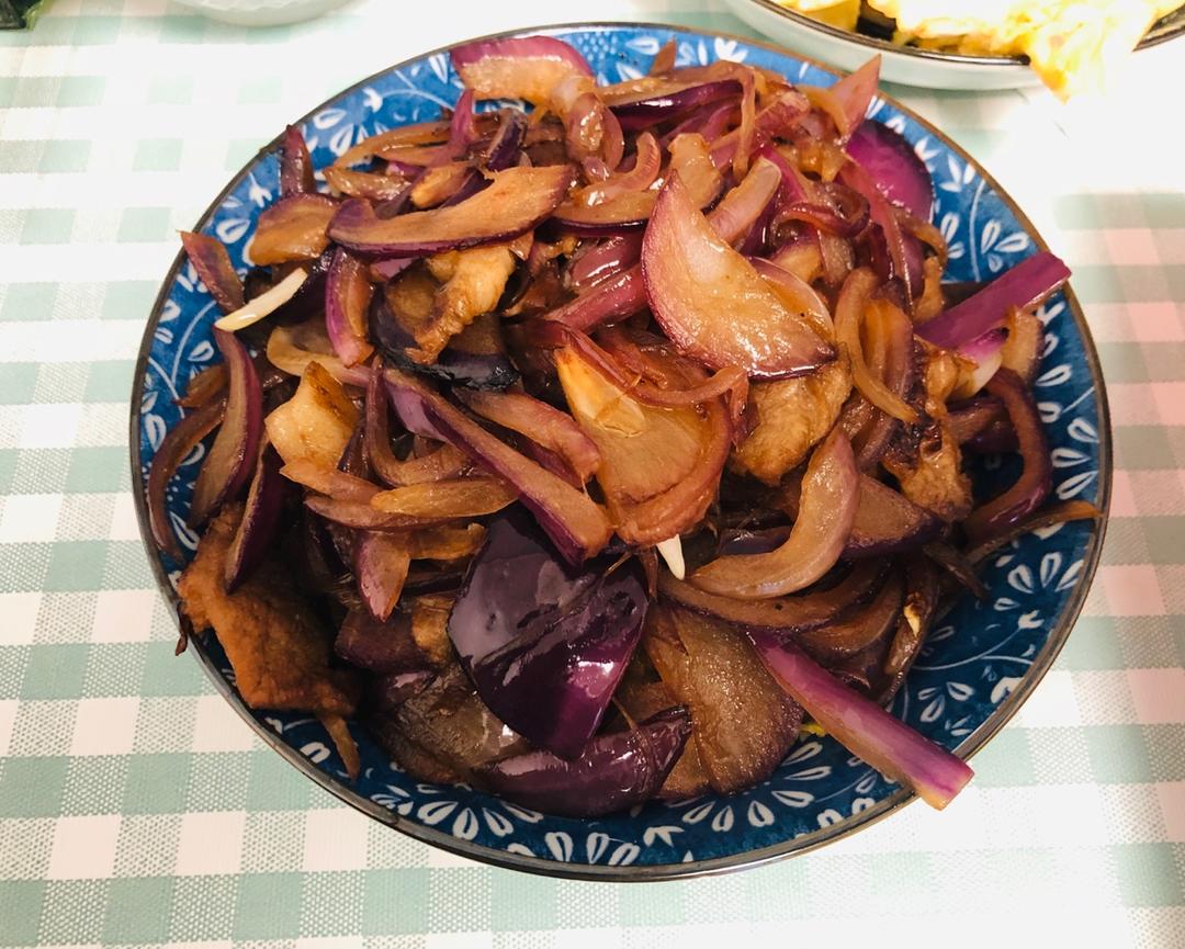 洋葱炒肉