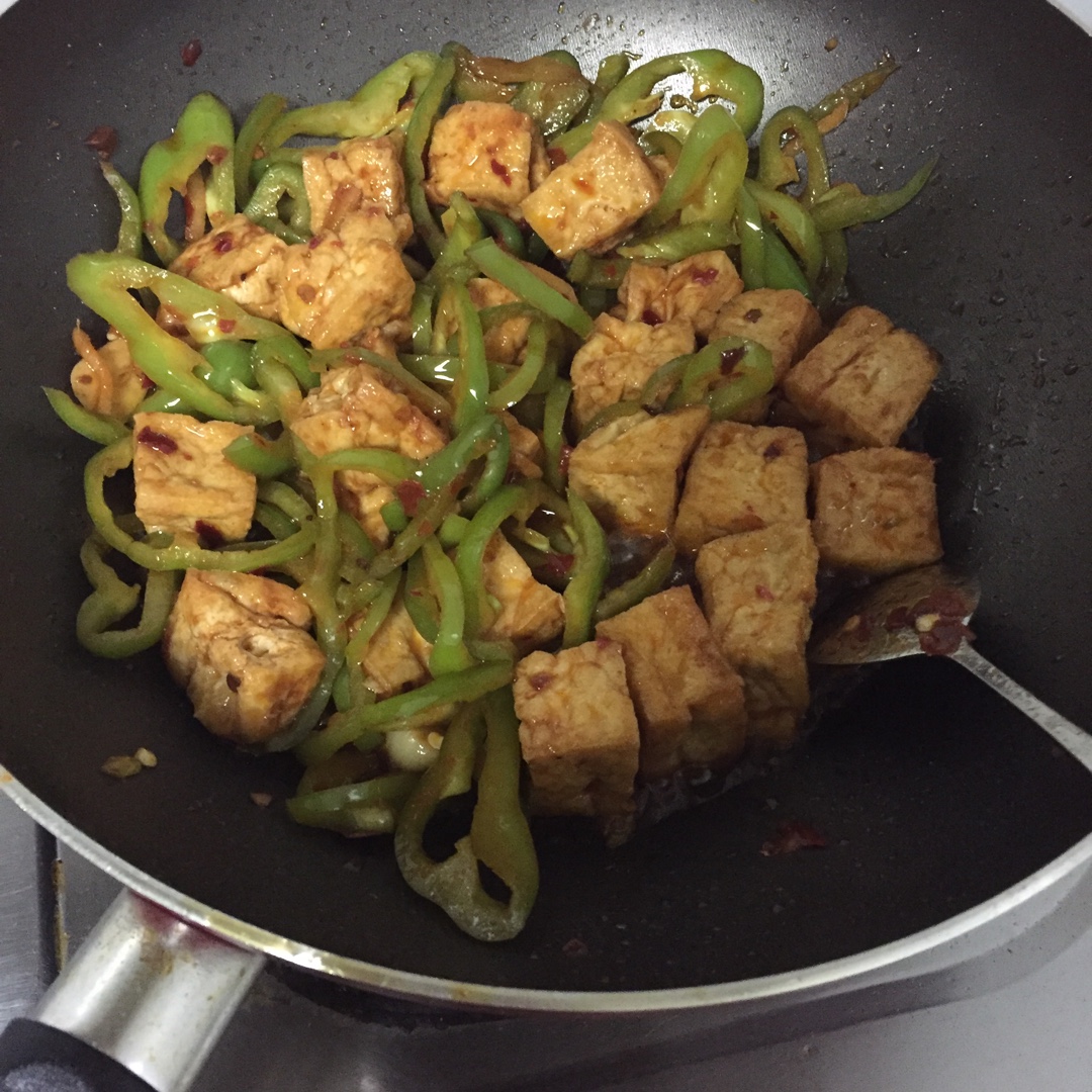 油豆腐丁炒青椒