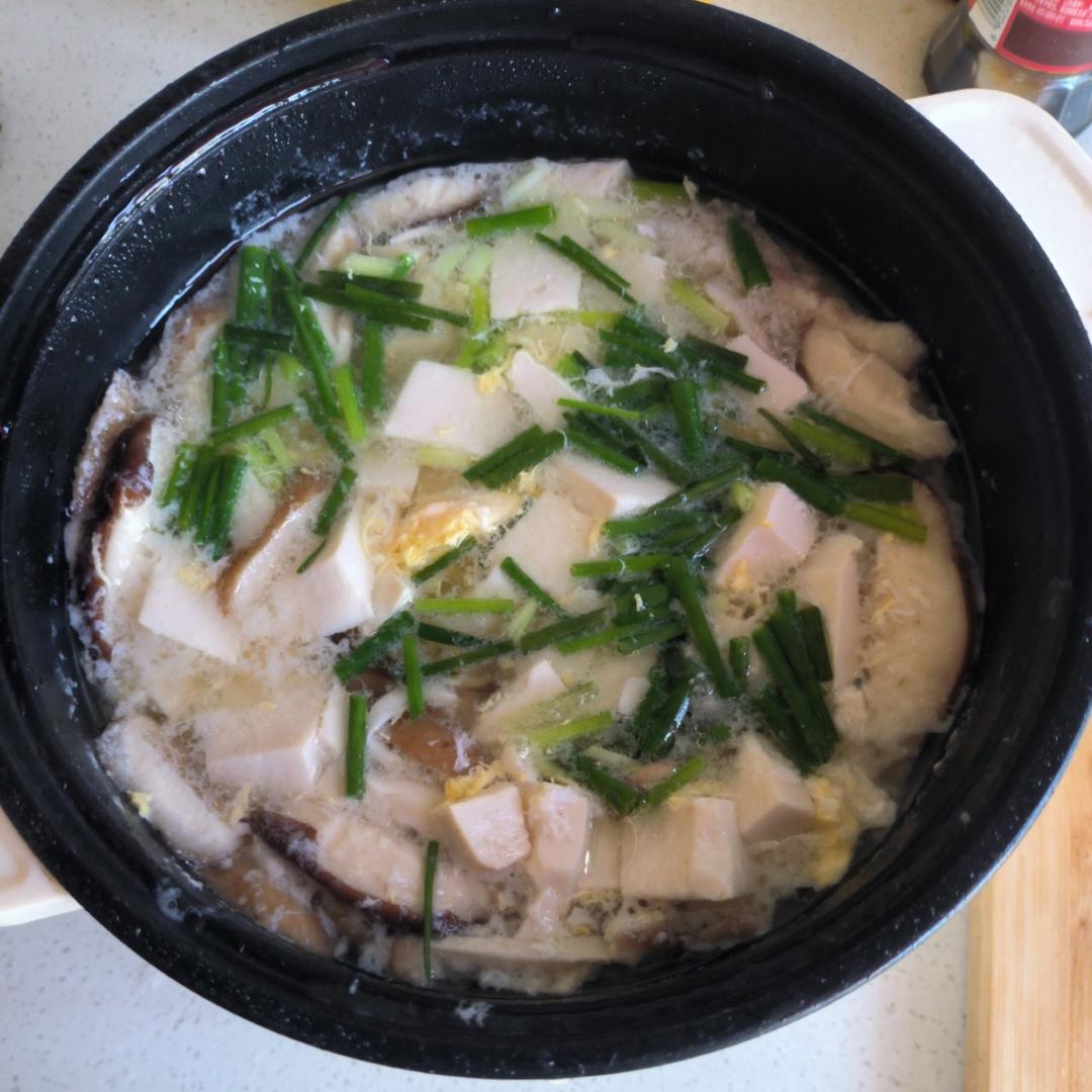 好喝鲜美的菌菇豆腐汤