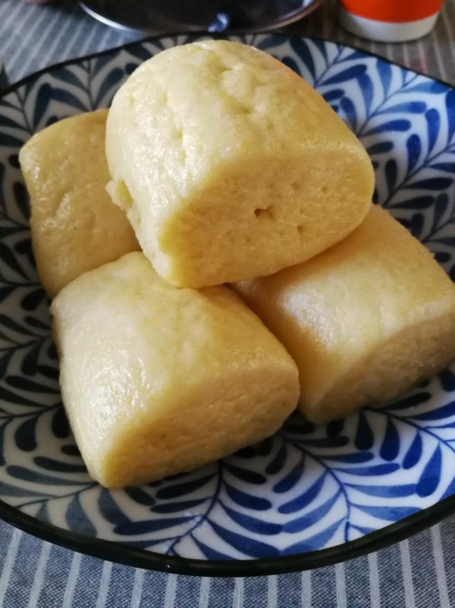 小美玉米面馒头