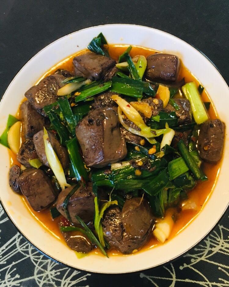 大蒜炒血豆腐