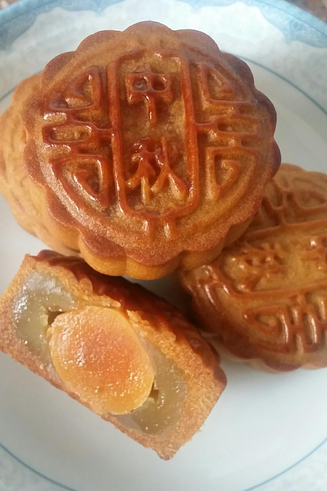 广式月饼——蛋黄莲蓉月饼
