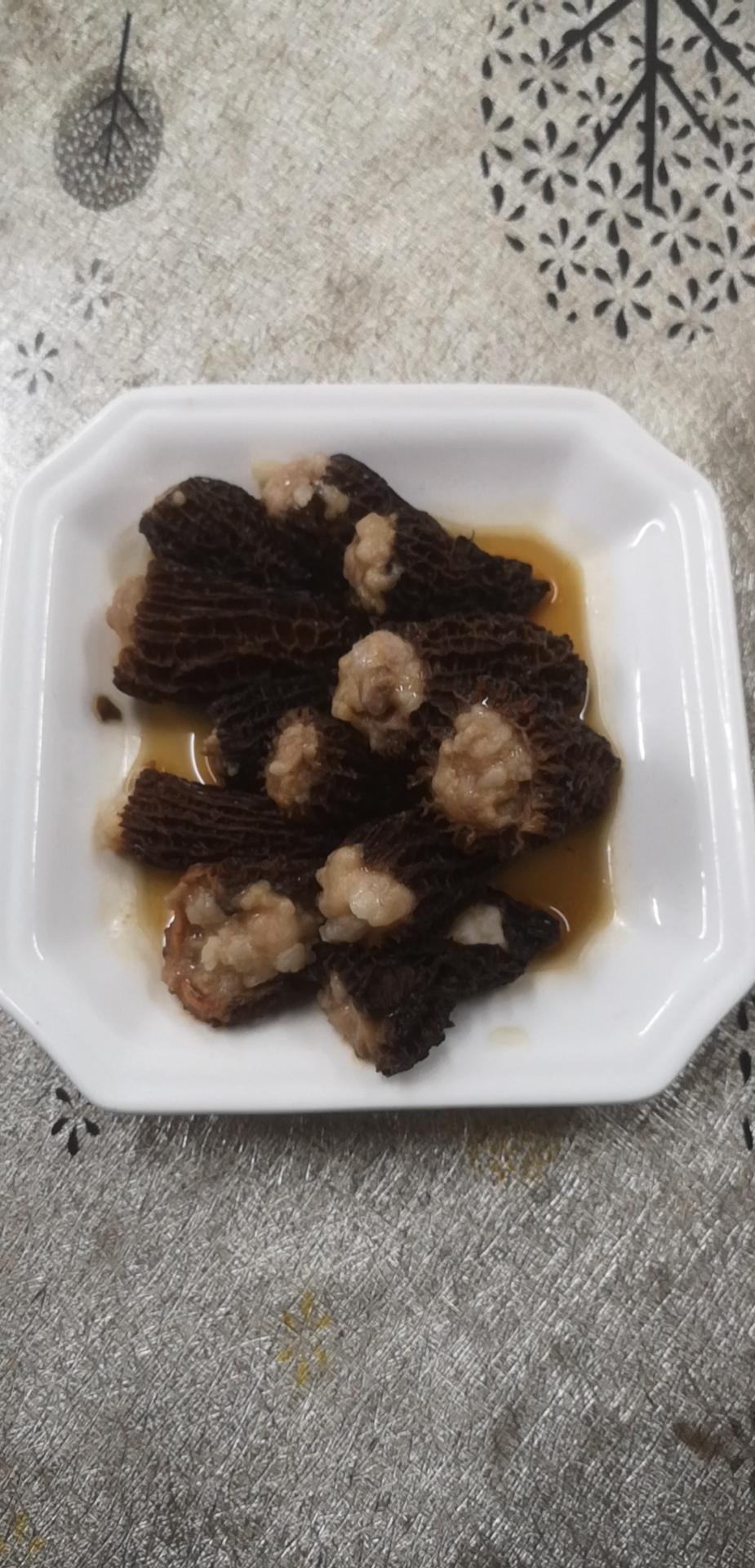 羊肚菌酿肉，吃得满口鲜~