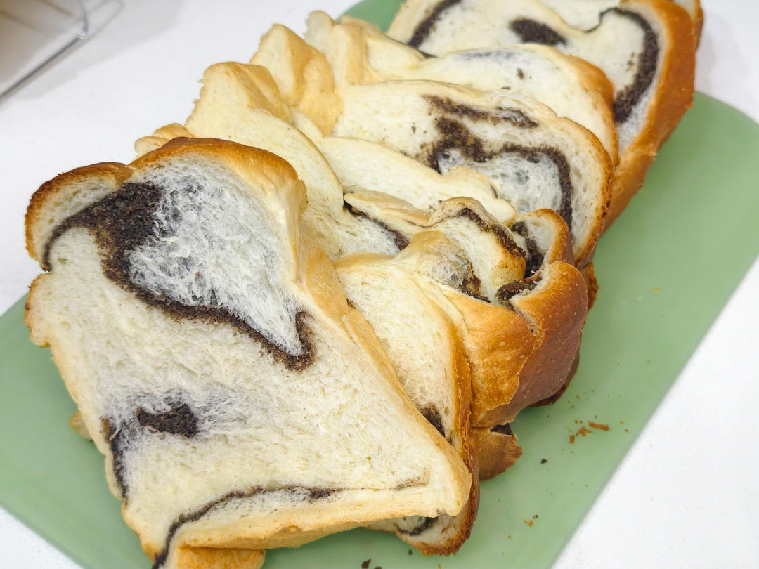 料多多系列--黑芝麻奶酥小吐司