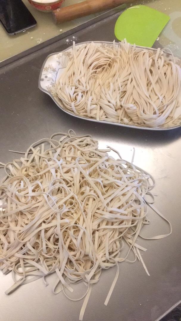 自制纯天然蔬菜汁彩色面条