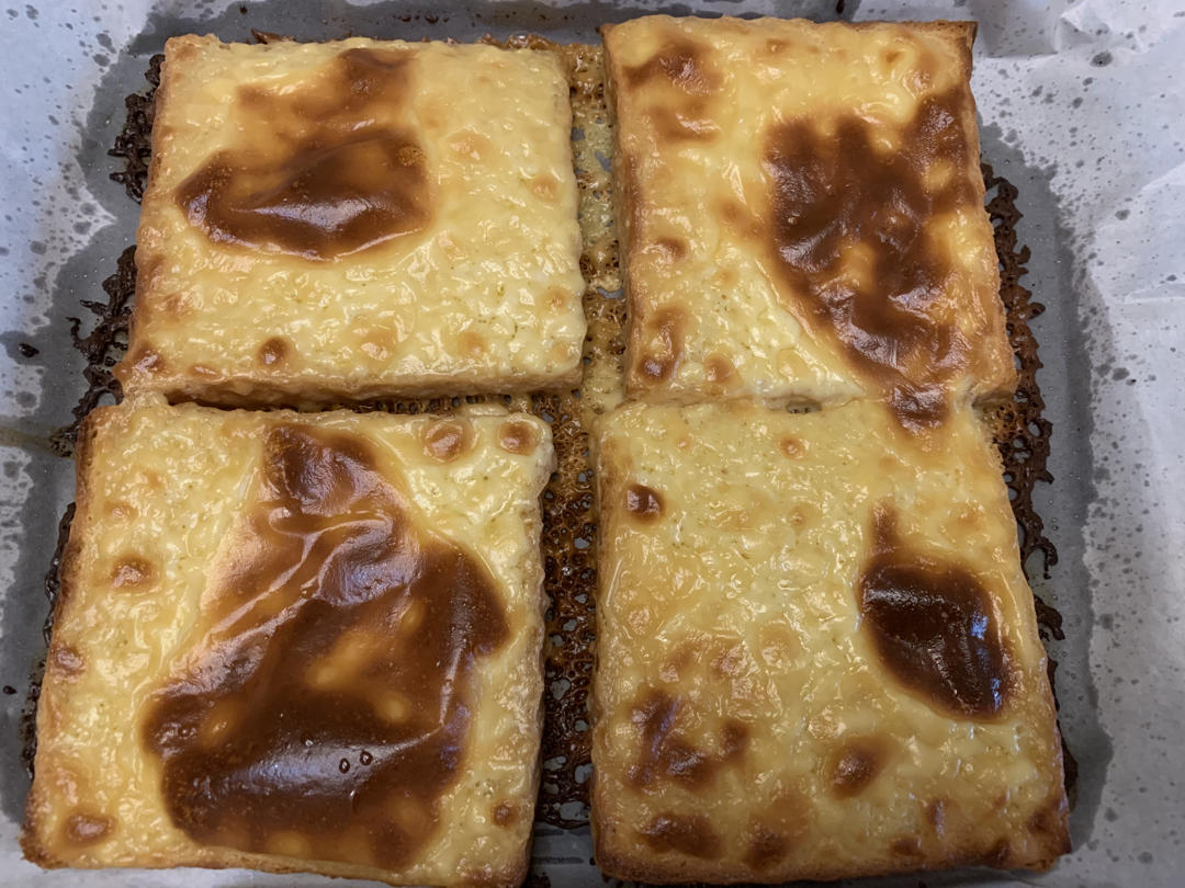 零失败快手岩烧乳酪(熔岩吐司)十分钟网红早餐，好吃哭