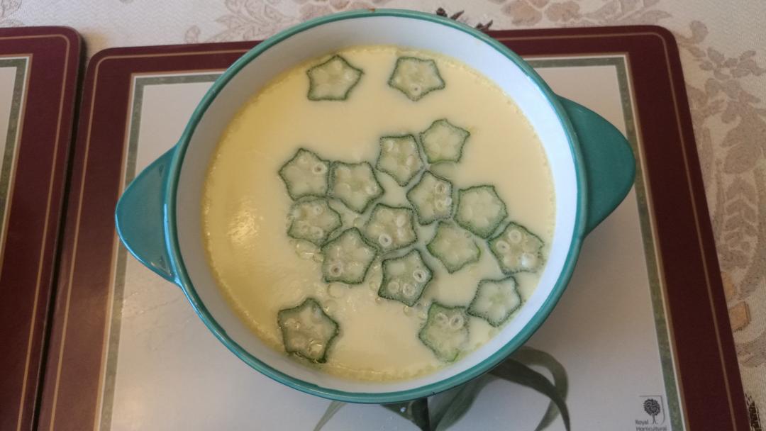 颜值控-做一朵开在碗里的花秋葵蒸水蛋