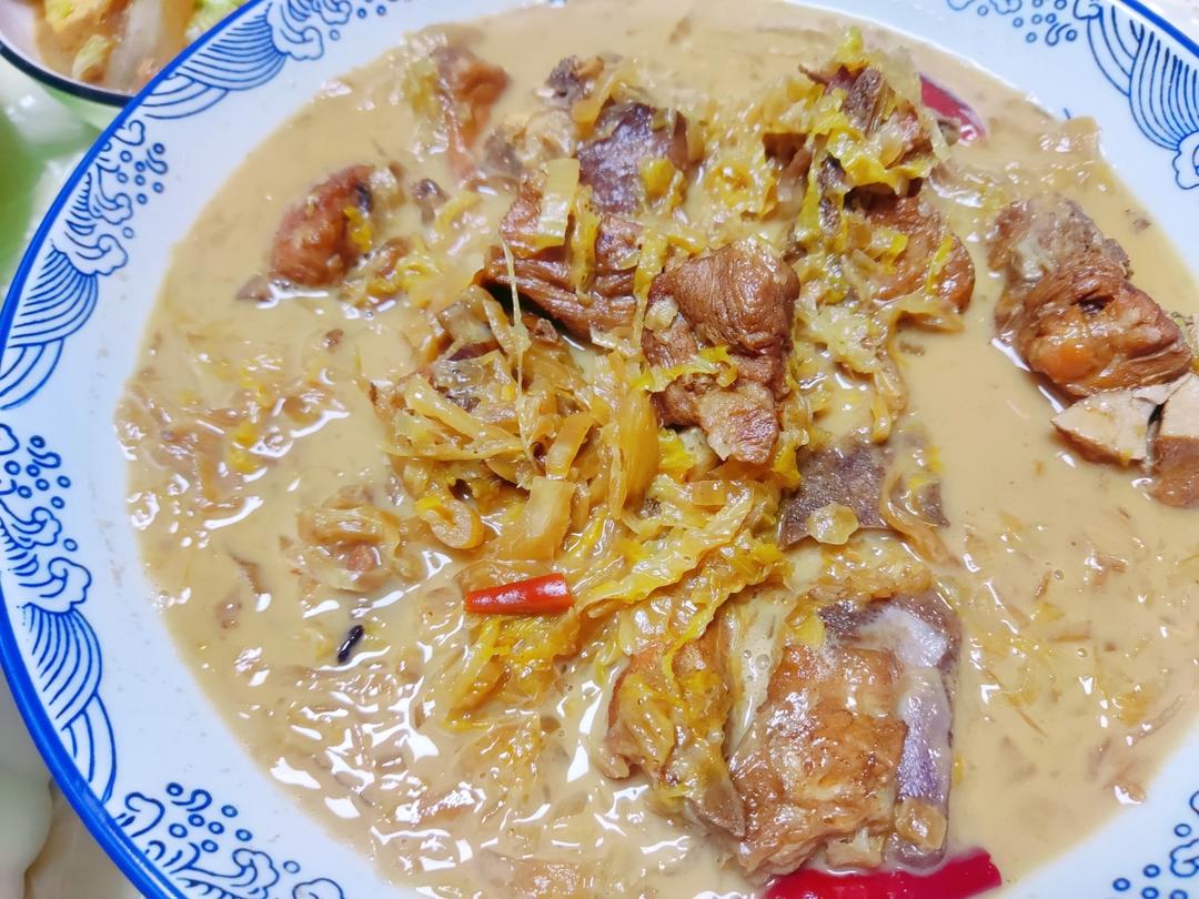 东北酸菜炖排骨