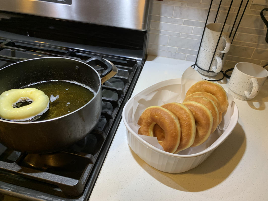 🍩超快手一小时低糖无需烤箱的甜甜圈（详细视频）