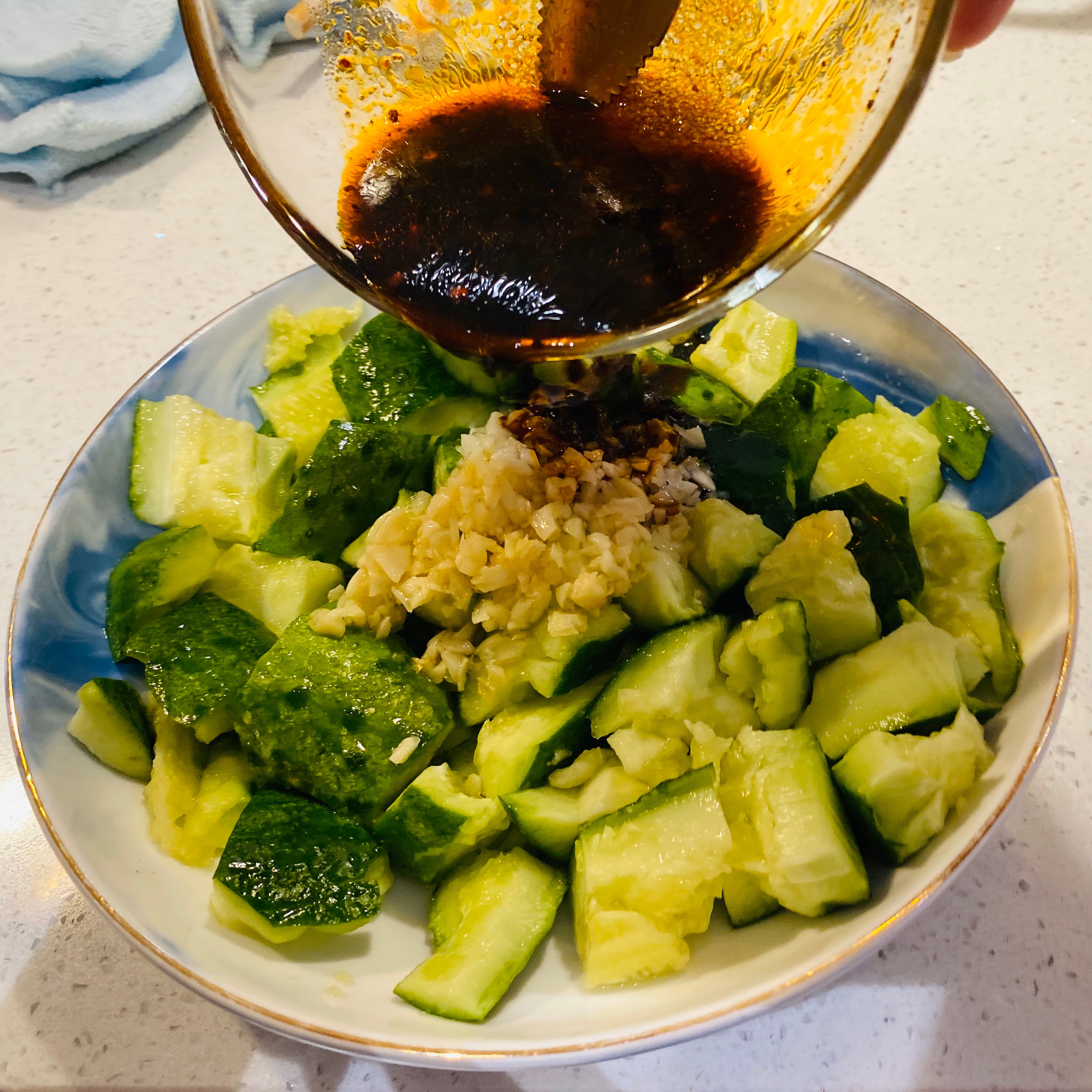夏日菜谱之凉拌黄瓜的做法 步骤8