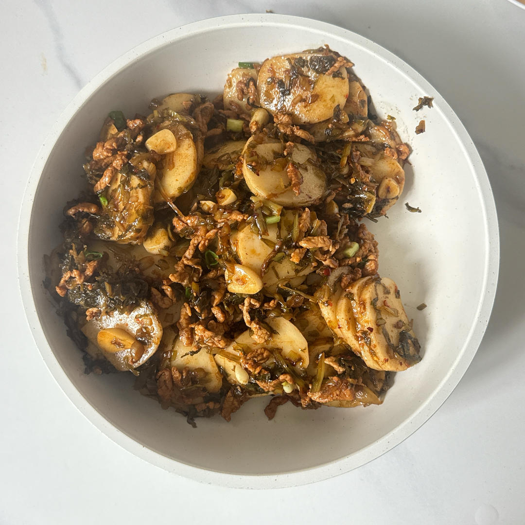 酸菜肉丝炒年糕