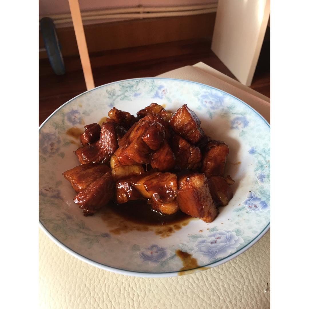吃着碗里望着锅里的红烧肉