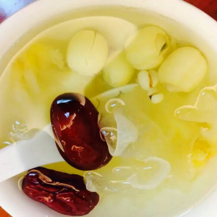 红枣银耳莲子羹