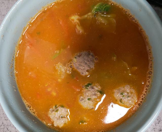 番茄🍅香菜牛肉丸子汤的做法