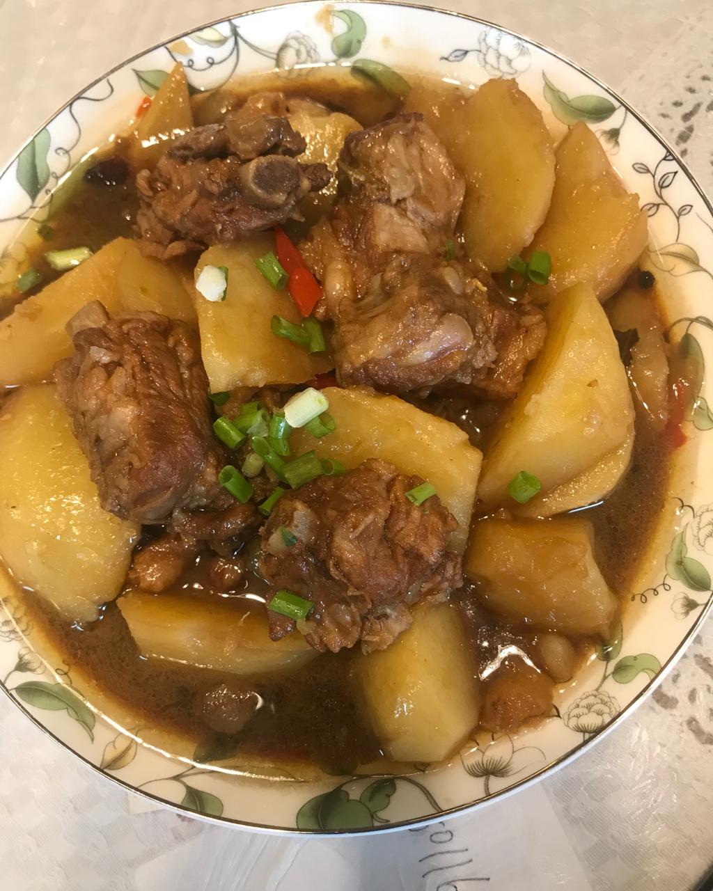 红烧排骨土豆