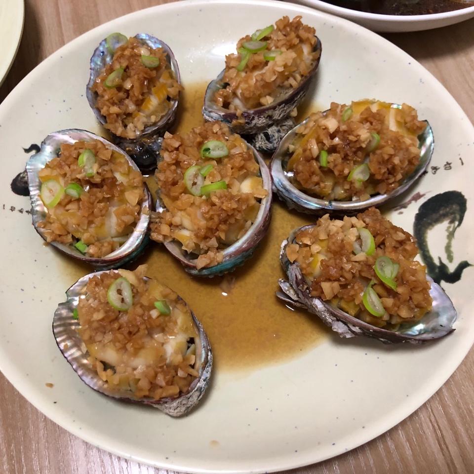蒜蓉粉丝蒸鲍鱼