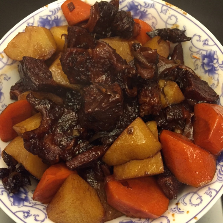红烧土豆牛腩