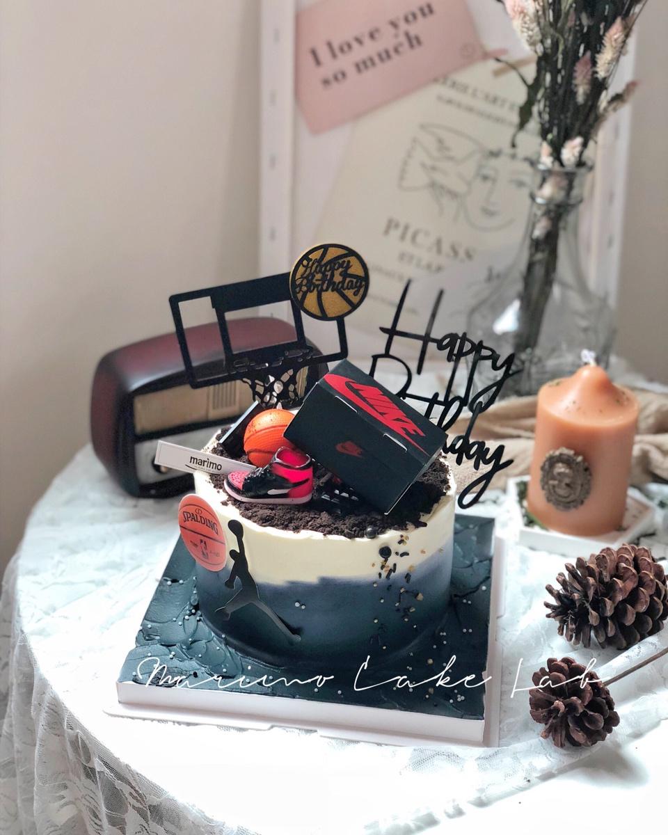 （制作时长5分钟左右）简单粗暴的做一只戚风｜视频及gif