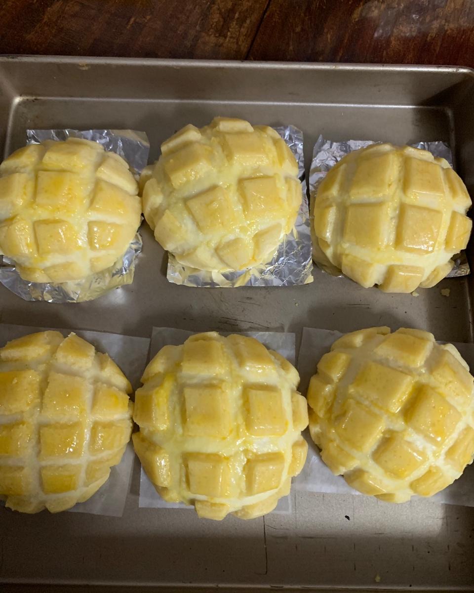 好吃到炸裂的港式菠萝包（附带制作酥皮的小视频）