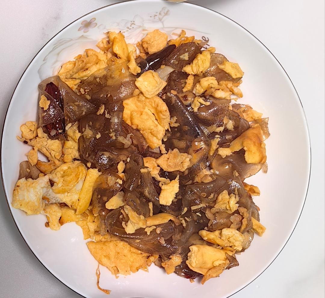 鸭蛋炒粉皮