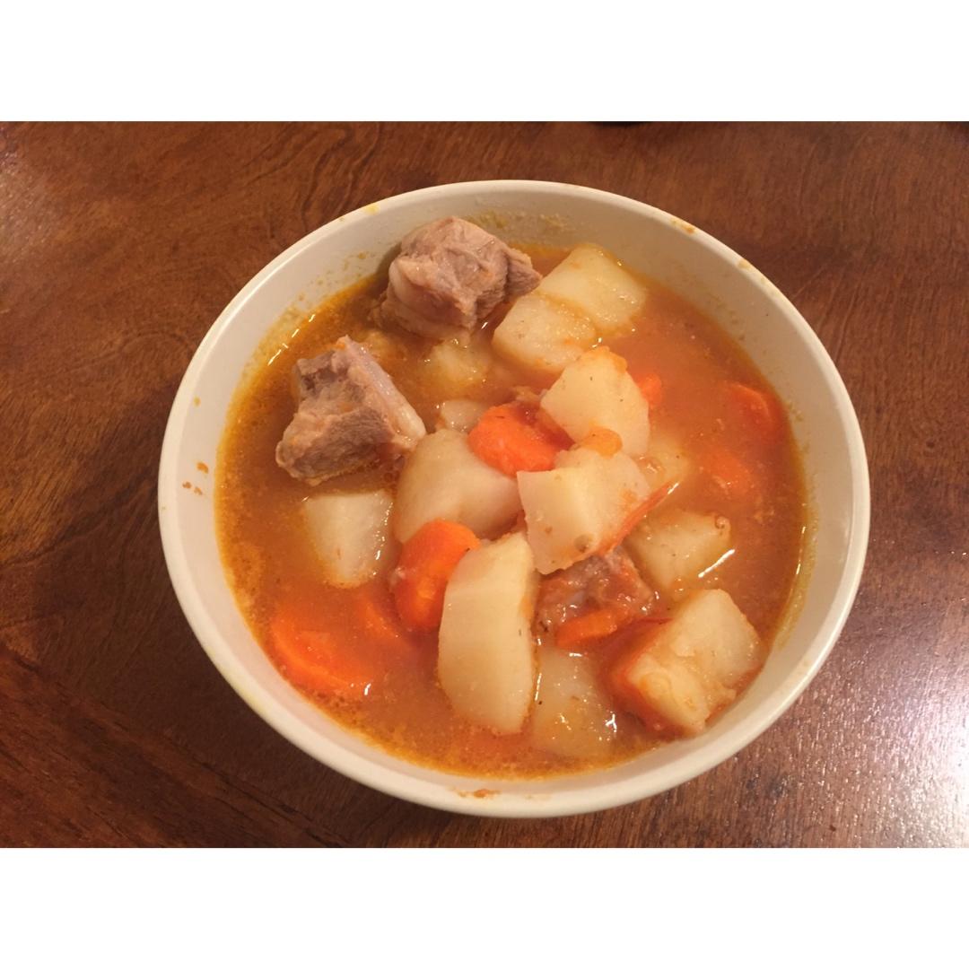 番茄土豆玉米排骨汤