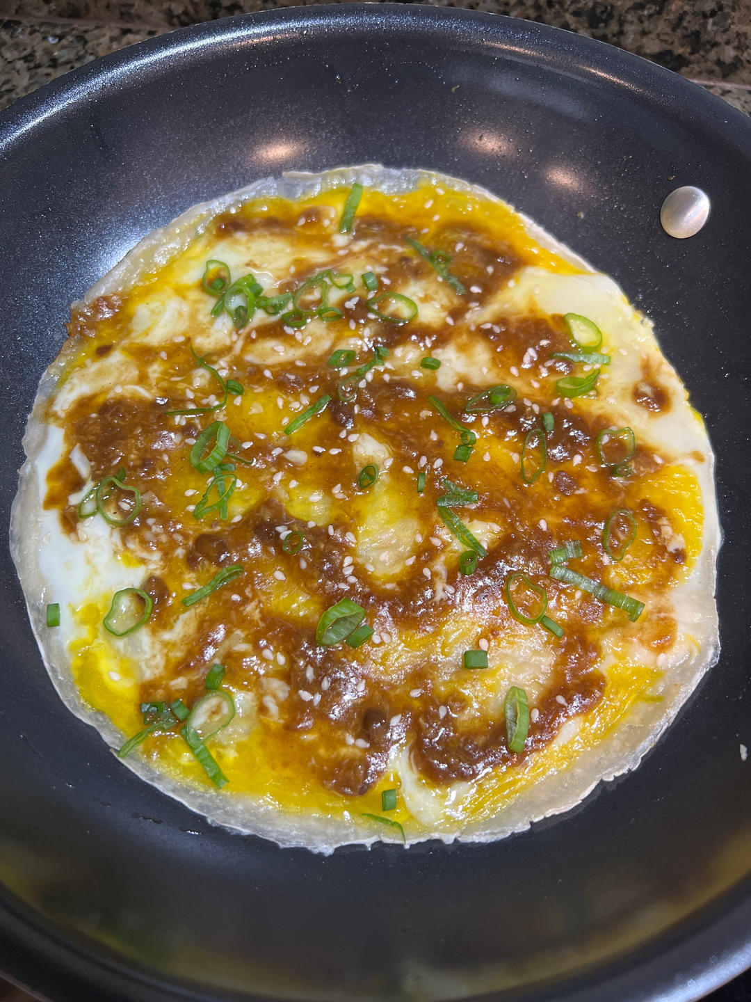 快手早餐：酱香鸡蛋饼（手抓饼版本）