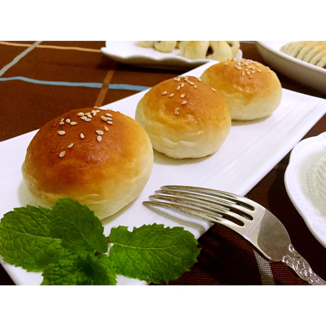 大人小孩都爱不释口的【蜂蜜牛奶小餐包】