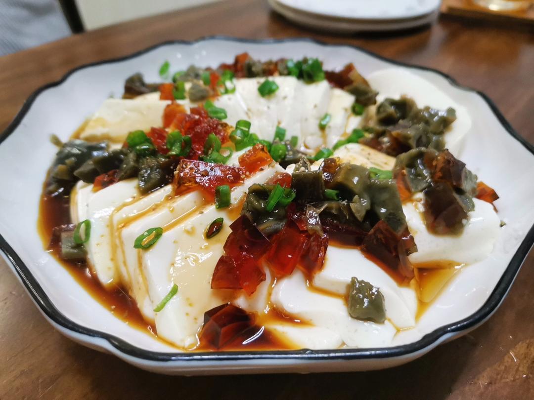 皮蛋拌豆腐