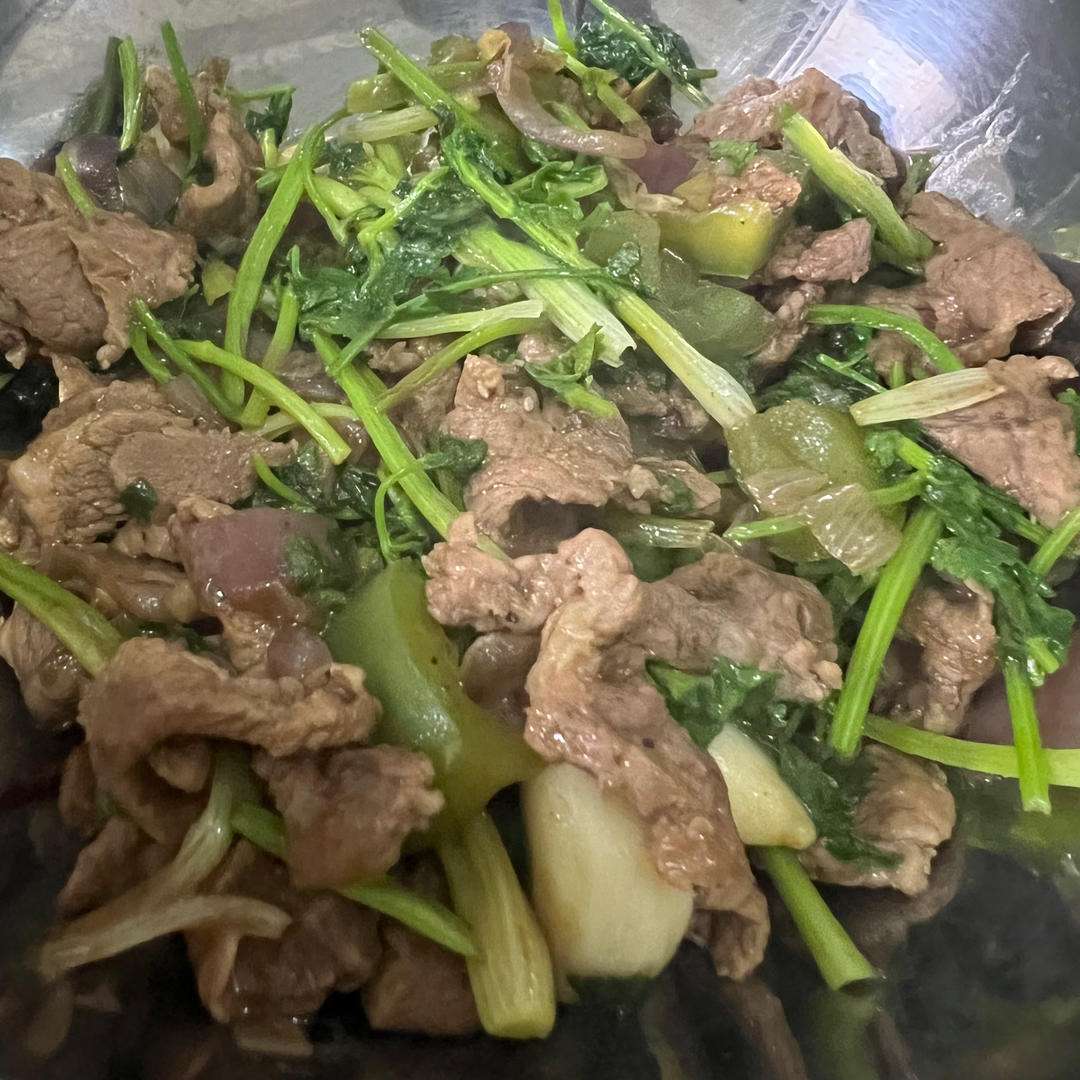 小炒黄牛肉，肉嫩味香！太好吃了简直是米饭杀手！