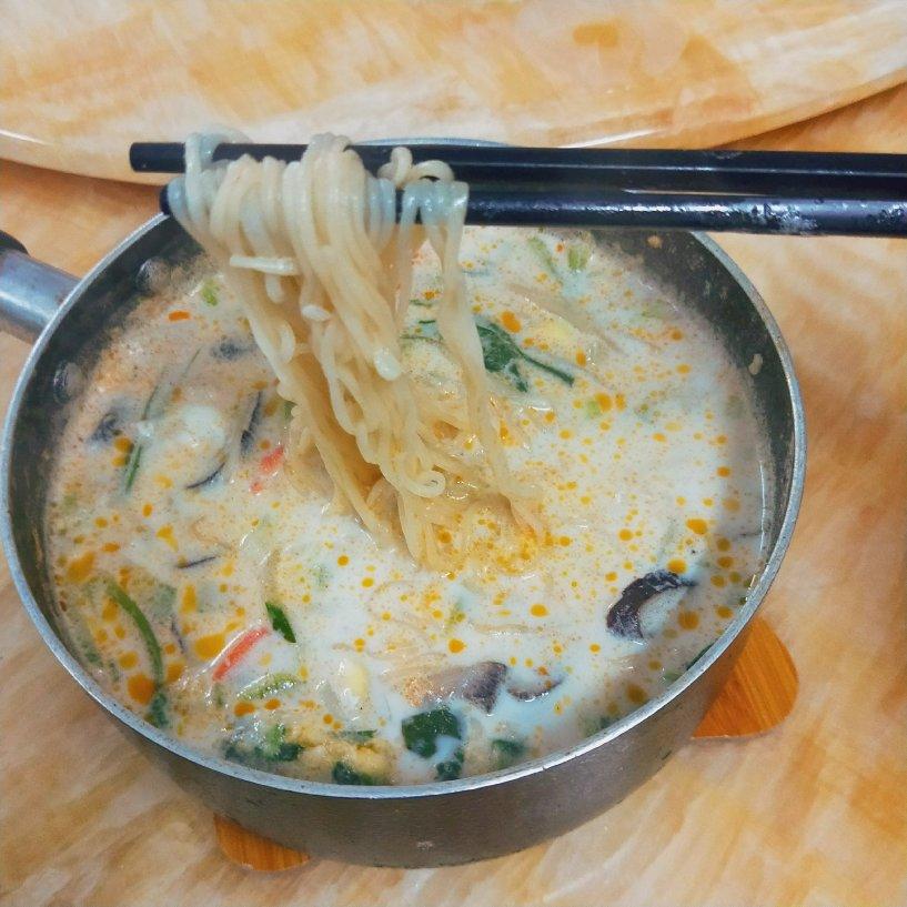 柠檬酥r做的牛奶辛拉面汤头浓郁非常好吃