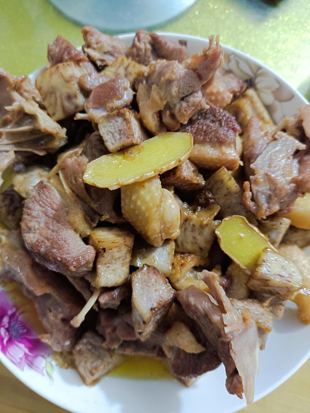 芋头焖鸭