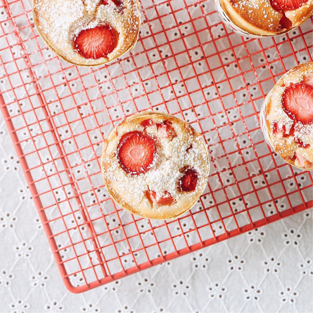 鲜草莓奶油酥饼马芬<Strawberry Shortcake Muffin>