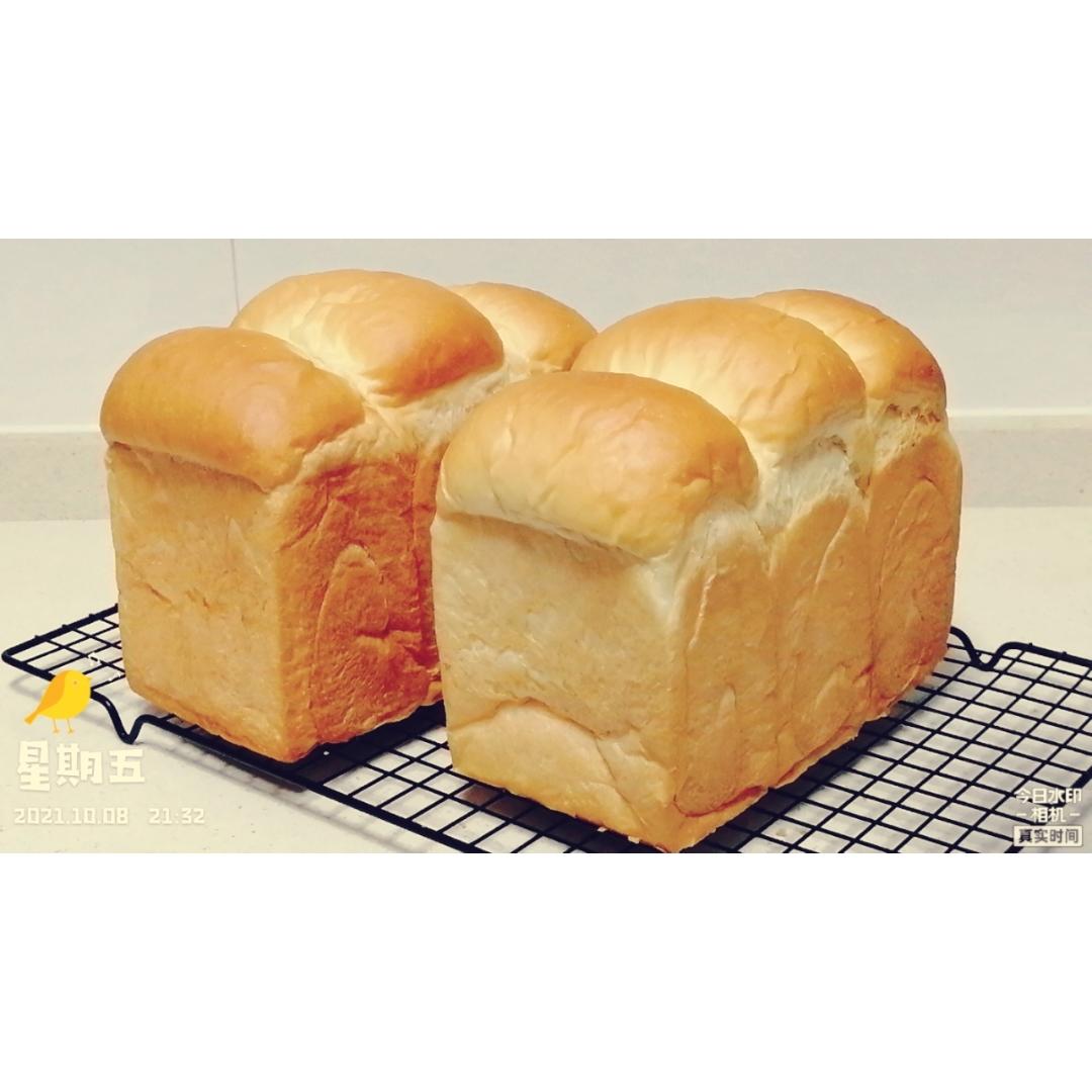 奶香纯粹的重料淡奶油吐司