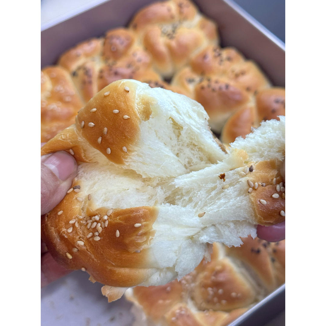 软噗噗糯叽叽，放三天都不会干的波兰种炼乳小餐包