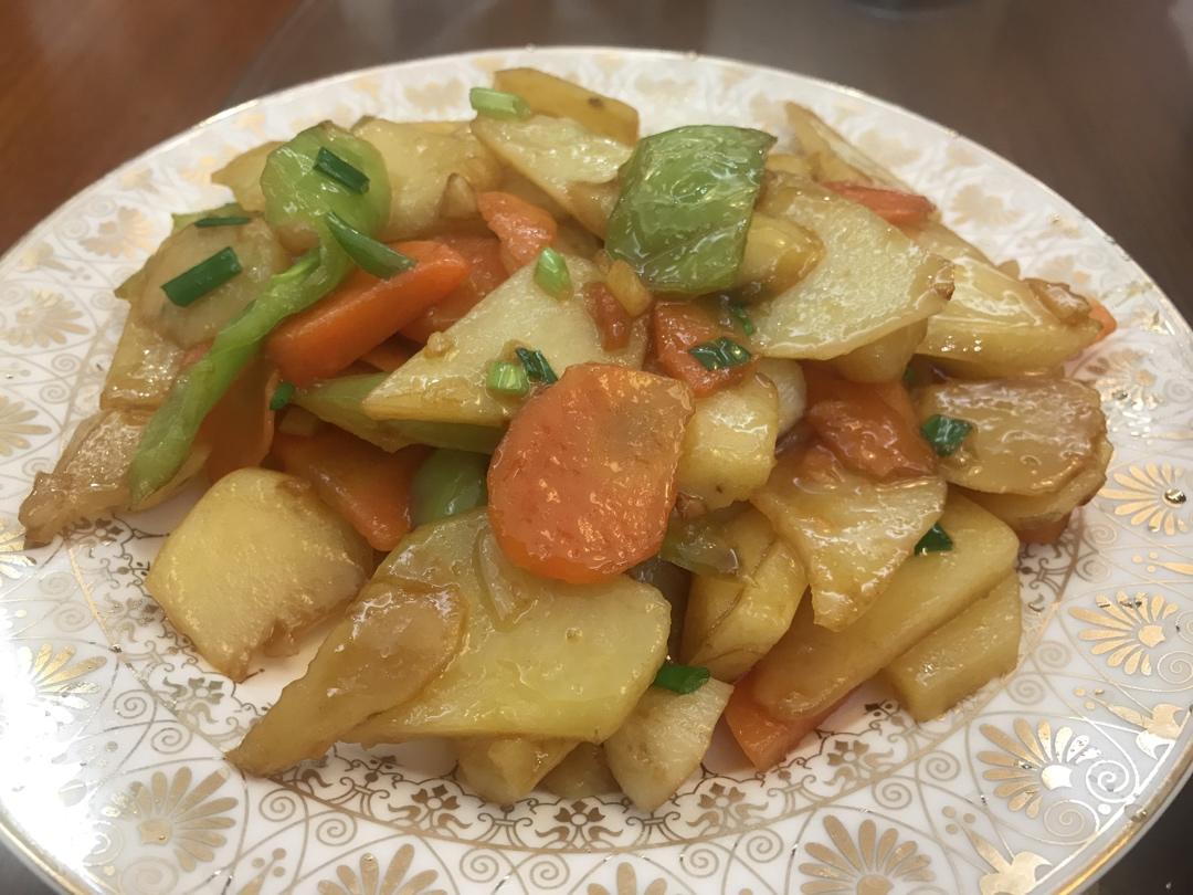 青椒番茄土豆片