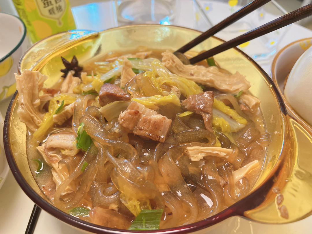 猪肉炖白菜粉丝
