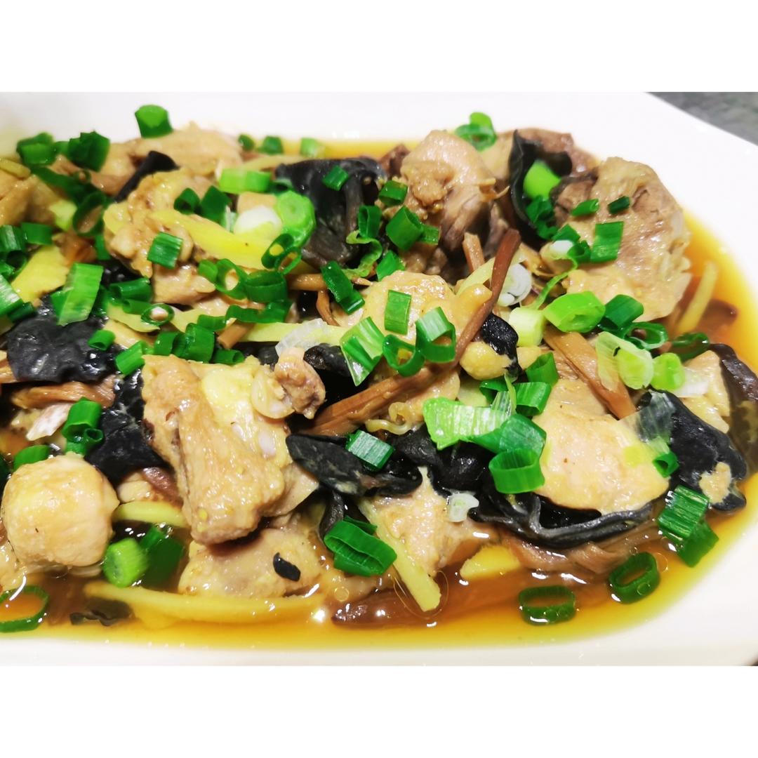 金針雲耳蒸滑雞