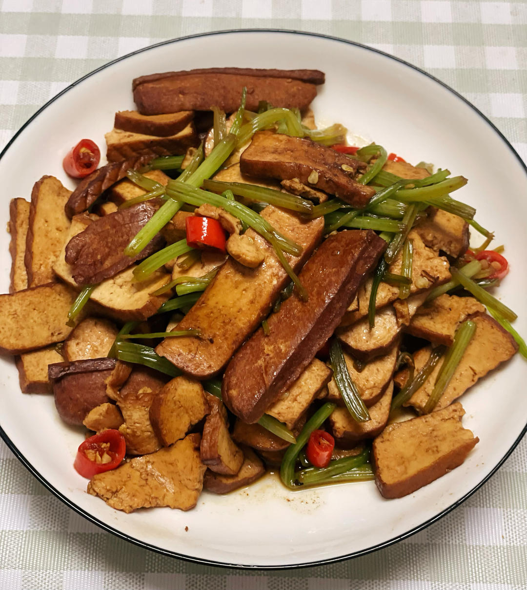 素菜：芹菜炒豆腐干