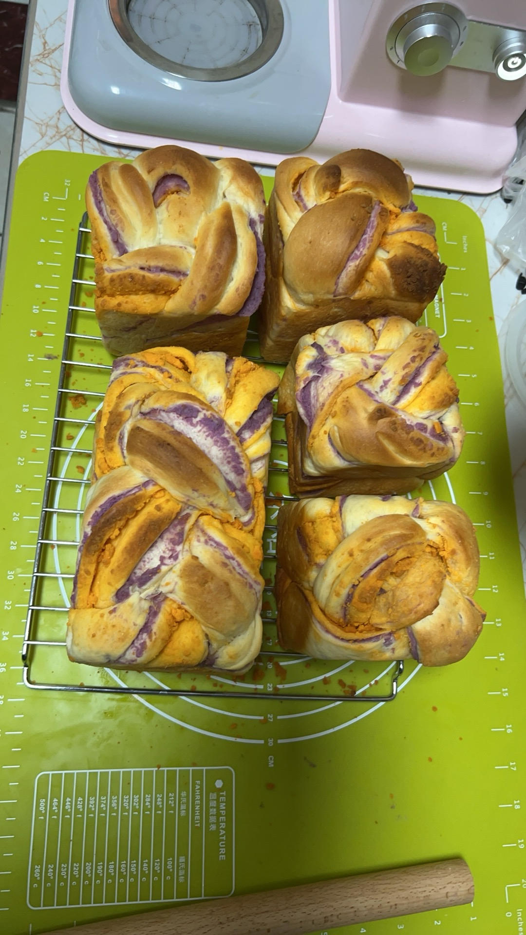 芋泥咸蛋黄吐司/250克水立方