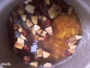 红枣莲子藕段儿粥的做法 步骤2