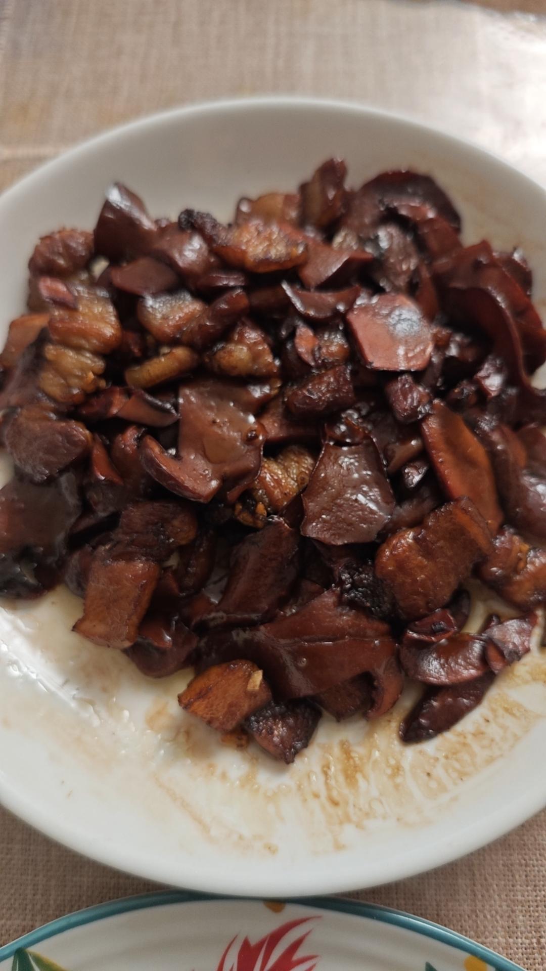 超美味爆炒牛肝菌