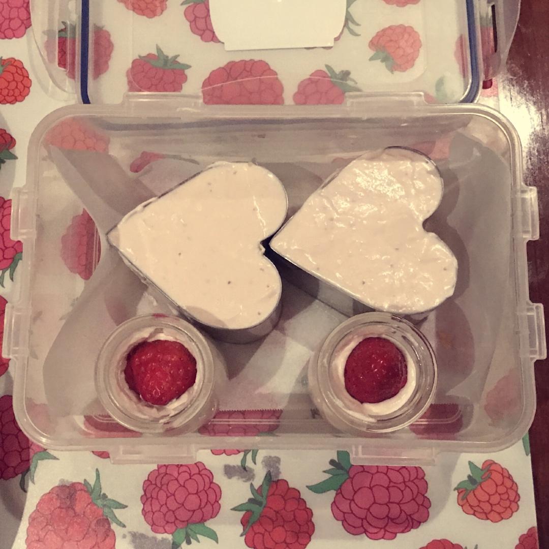 草莓乳酪慕斯