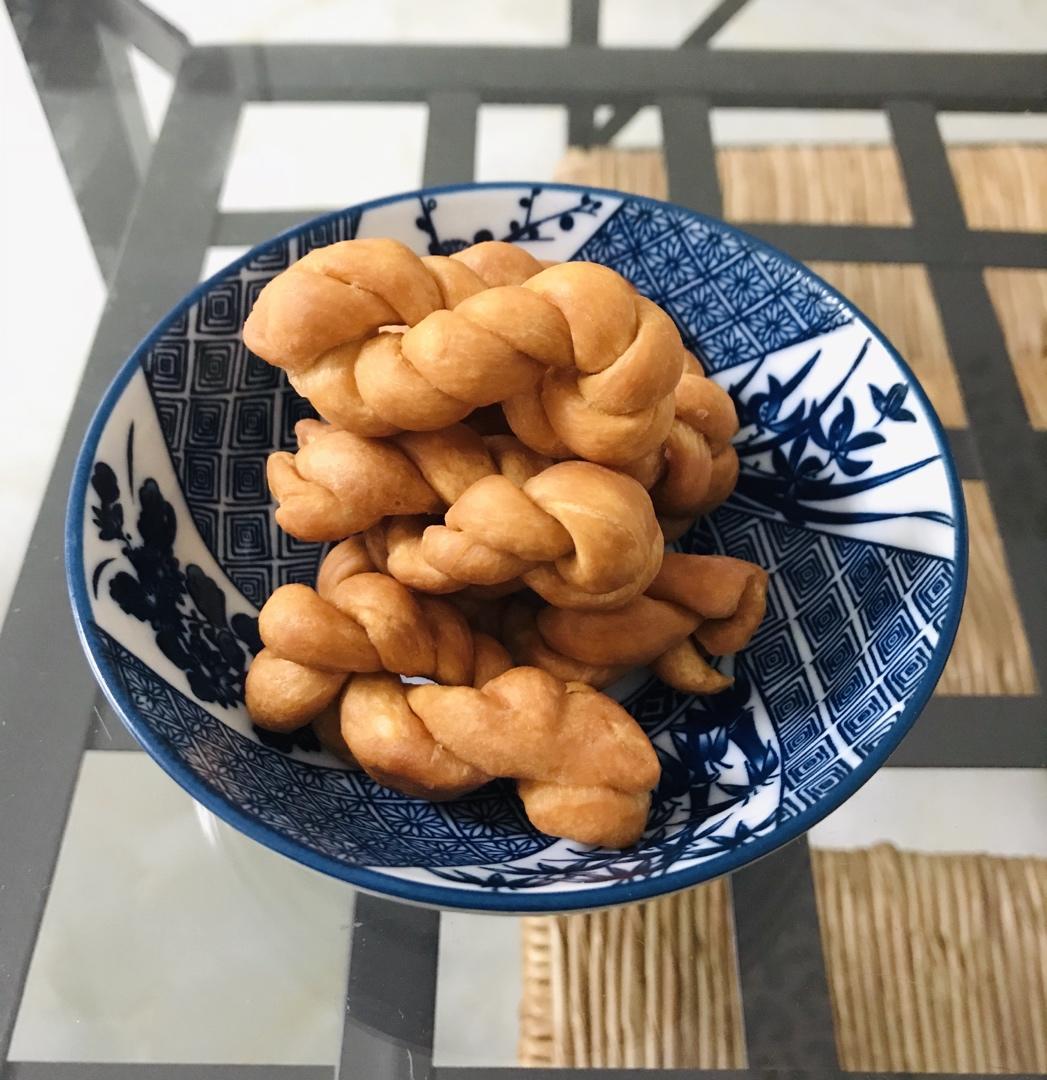 鸡蛋小麻花