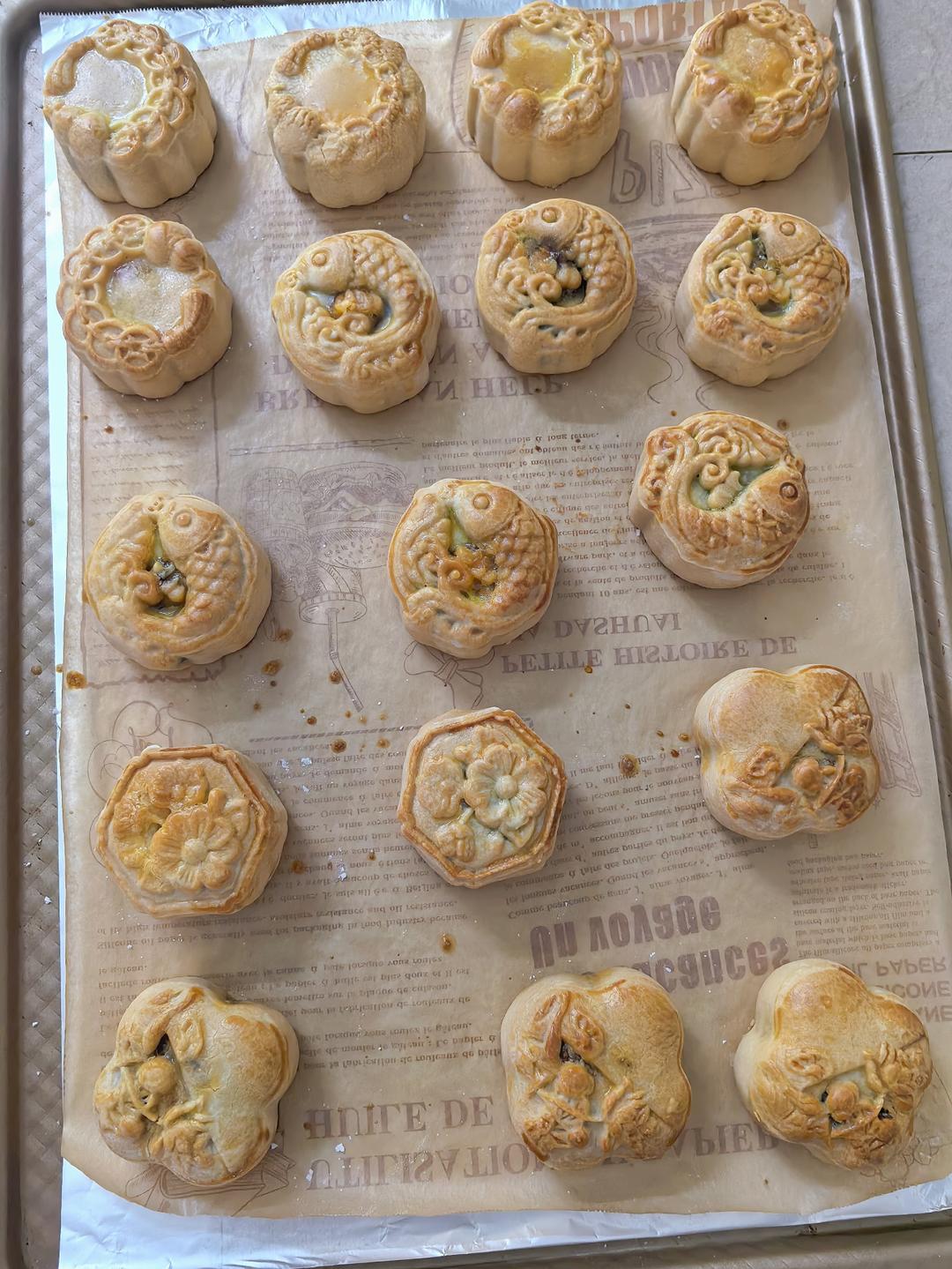 广式月饼—蛋黄莲蓉月饼