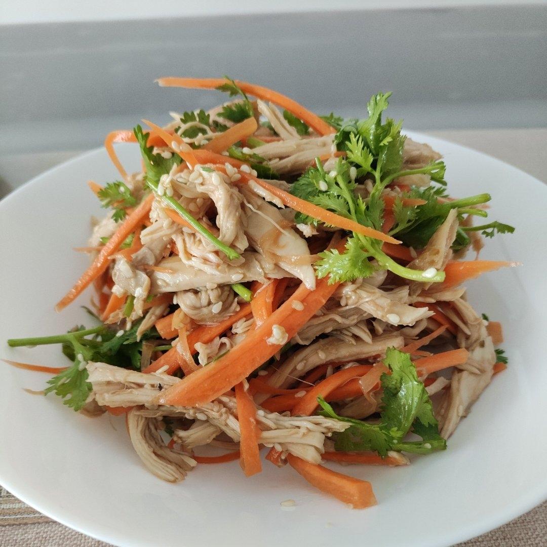 夏季清爽开胃🥒十分钟搞定🐤低脂凉拌鸡胸肉