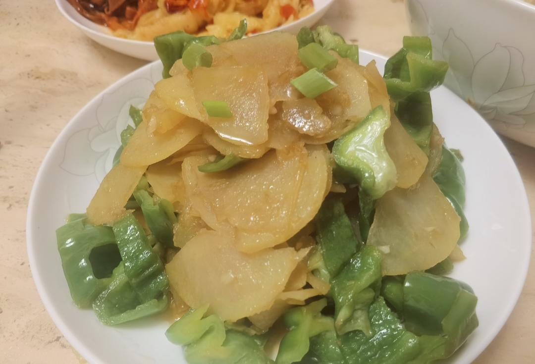 比肉都好吃的青椒炒土豆片😋简单又美味❗️