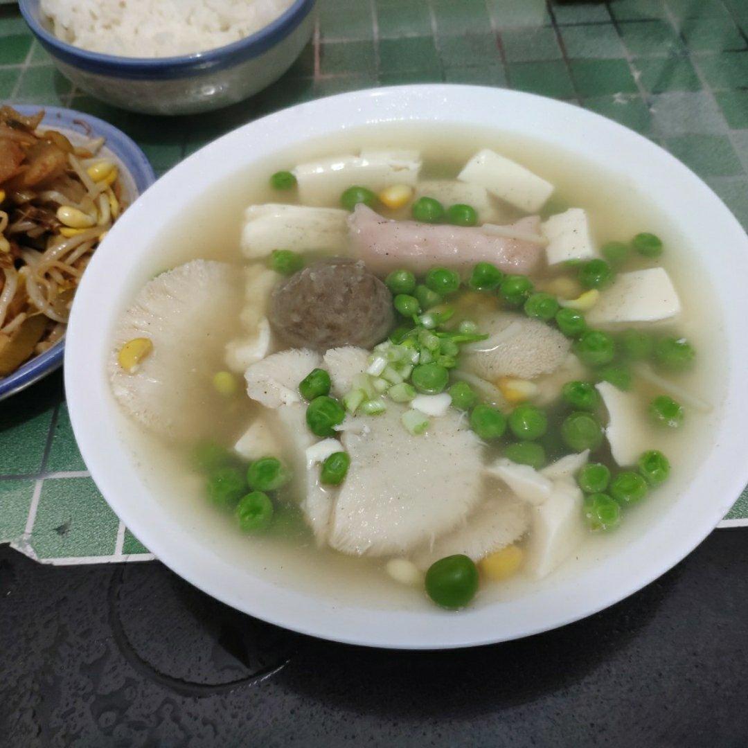 猴头菇牡蛎豆腐汤