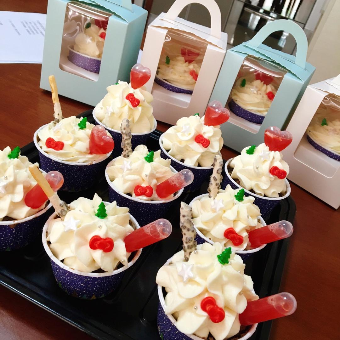 正宗红丝绒cupcake—马斯卡彭奶油霜