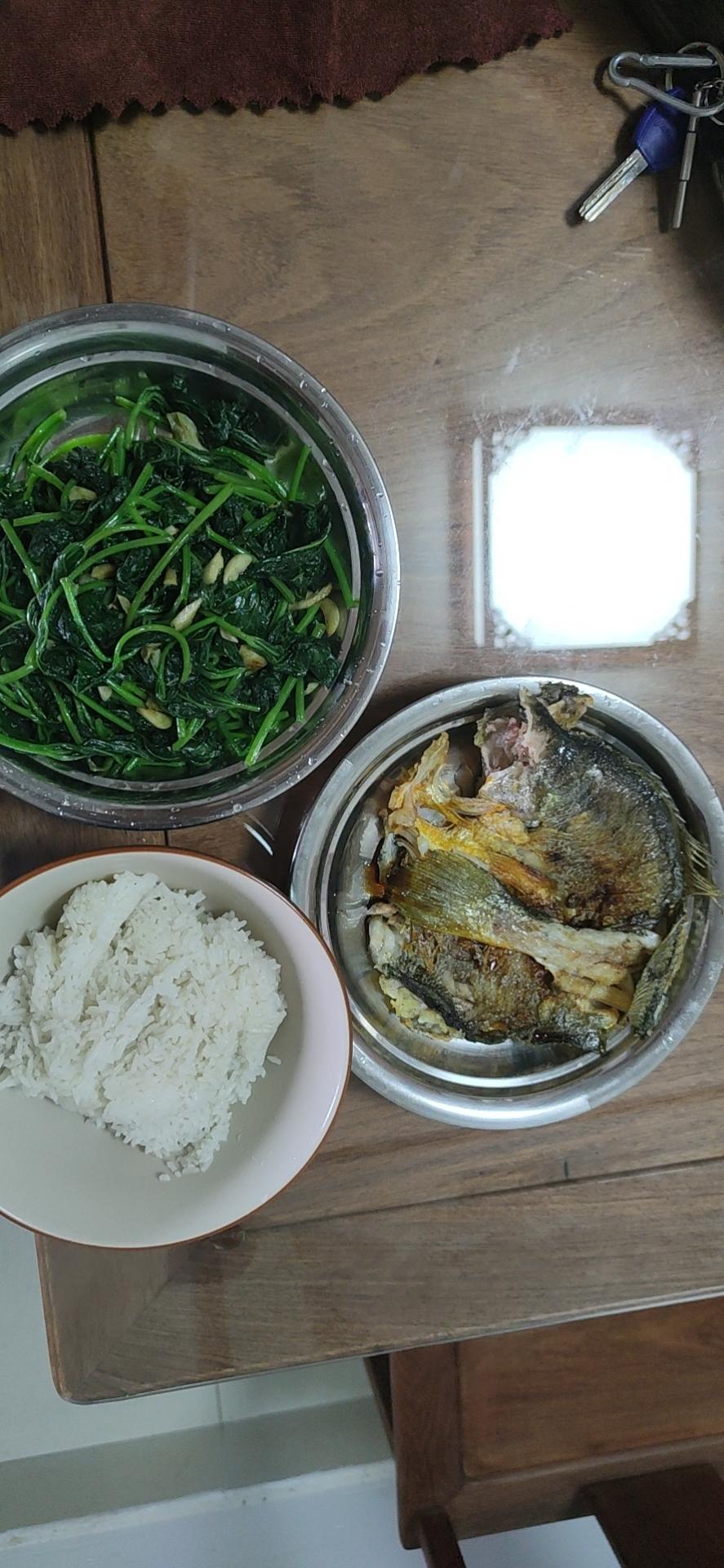 蒜蓉炒番薯叶